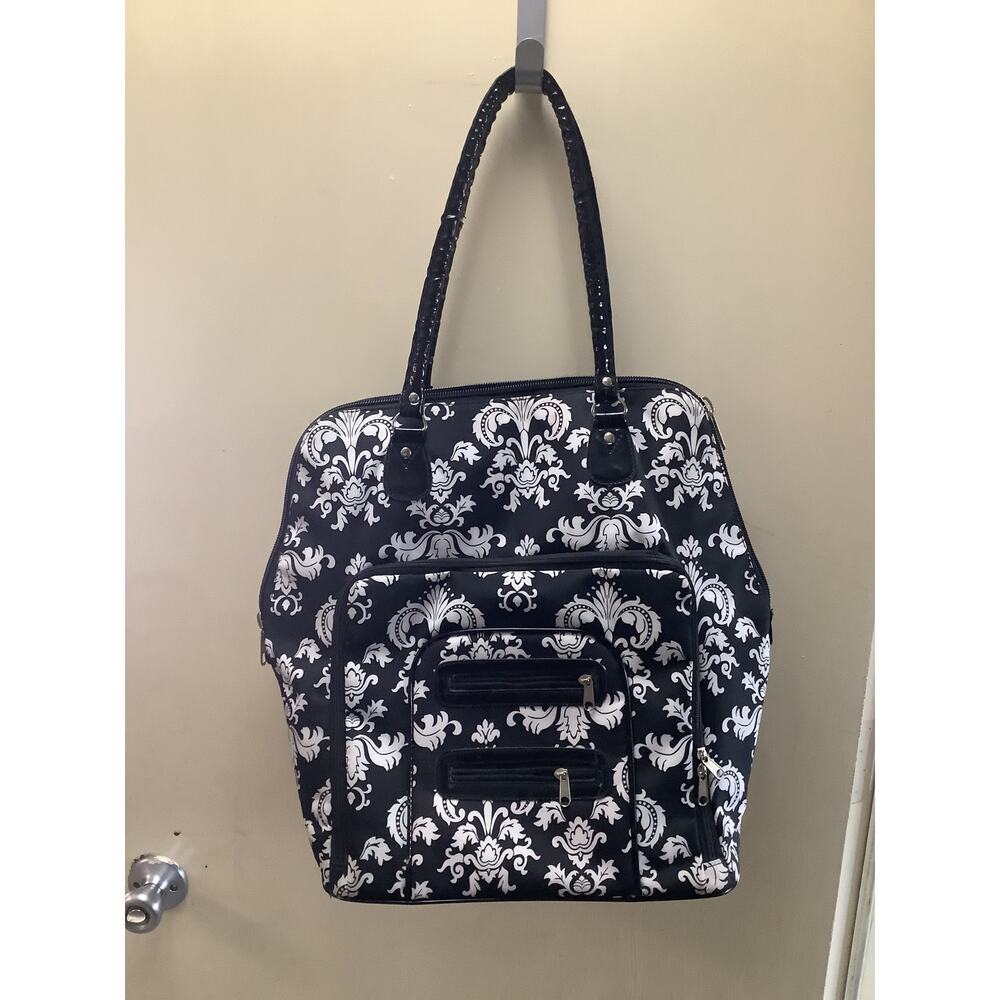 World Traveler Carry Purse Black White Damask II